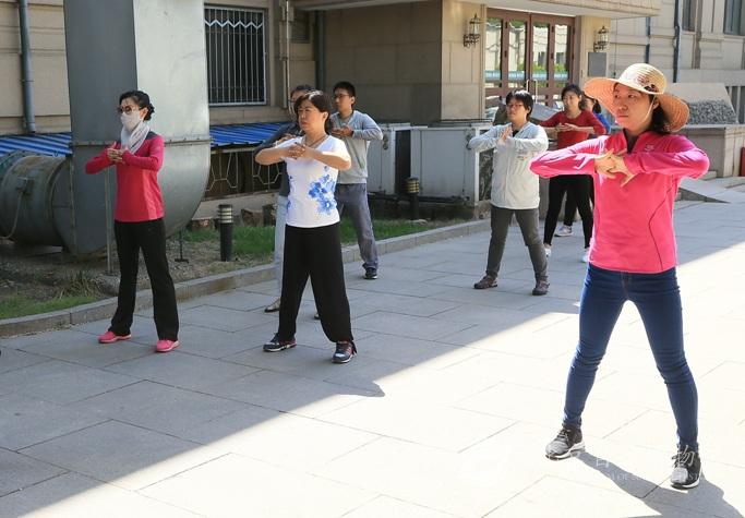 1530691745607066378.jpg 3.jpg